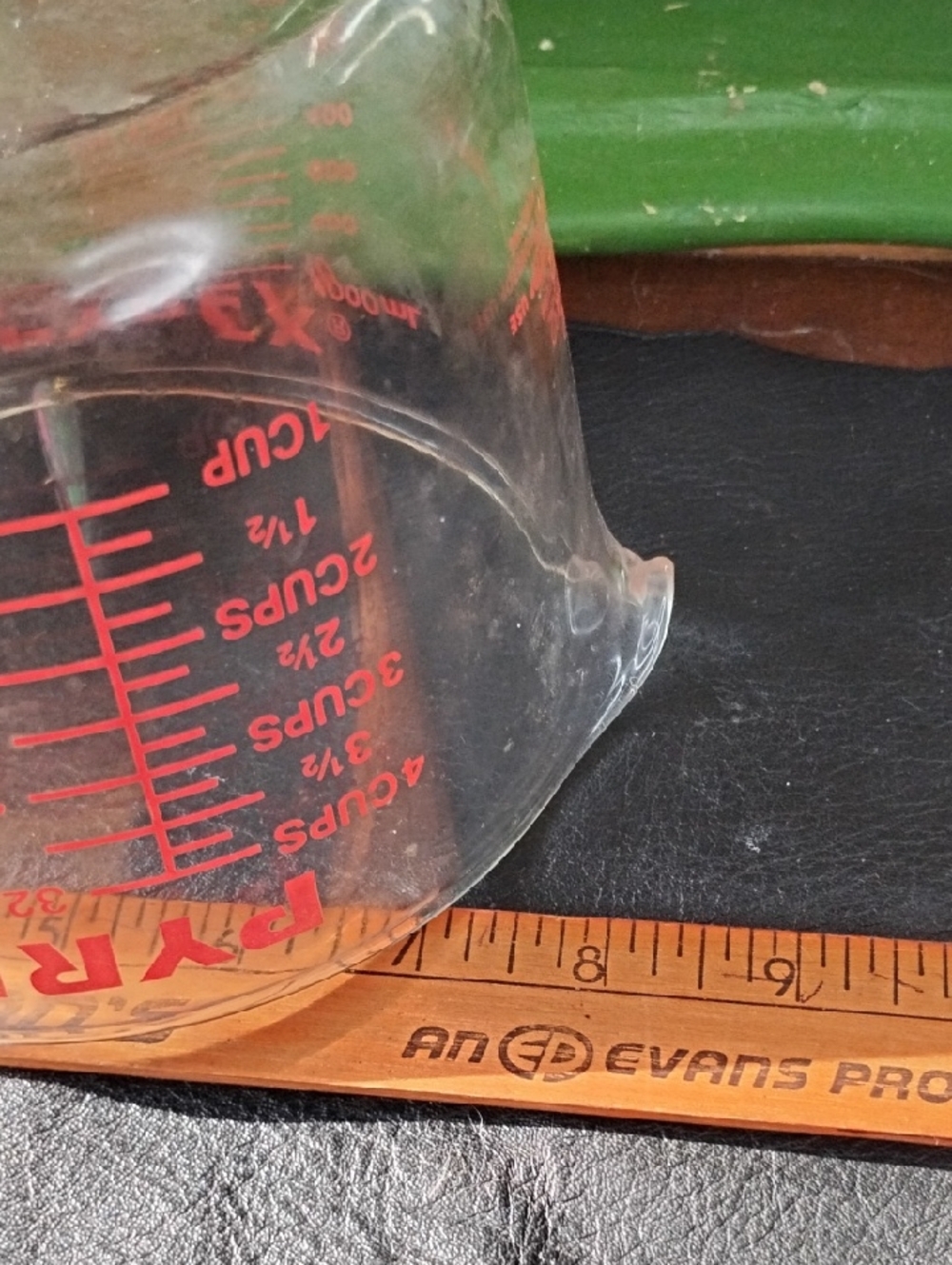 Pyrex Clear Glass Measuring Cup with Red Scale - Picture 5 of 6